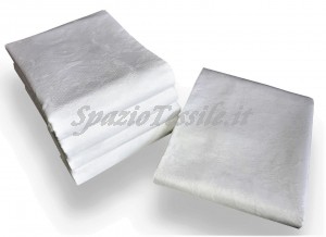 Copriletto broccato con orlo